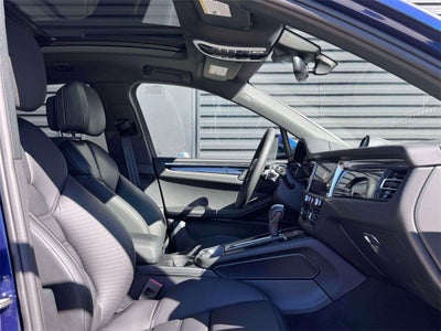 2026 Porsche Macan AWD