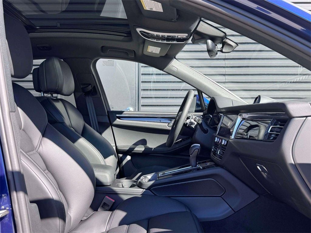 2026 Porsche Macan AWD