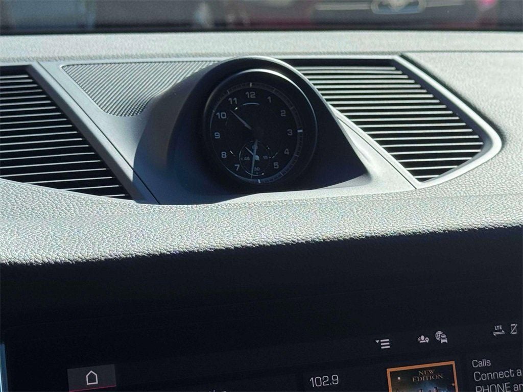 2026 Porsche Macan AWD