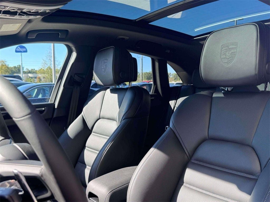 2026 Porsche Macan AWD