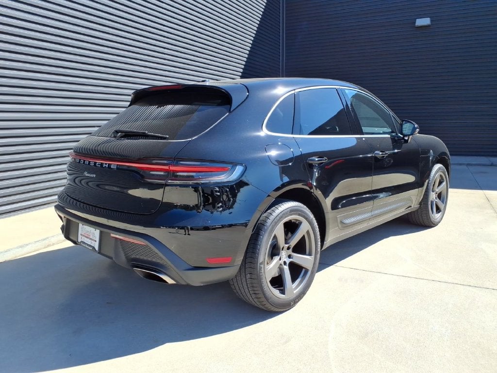 2026 Porsche Macan Base