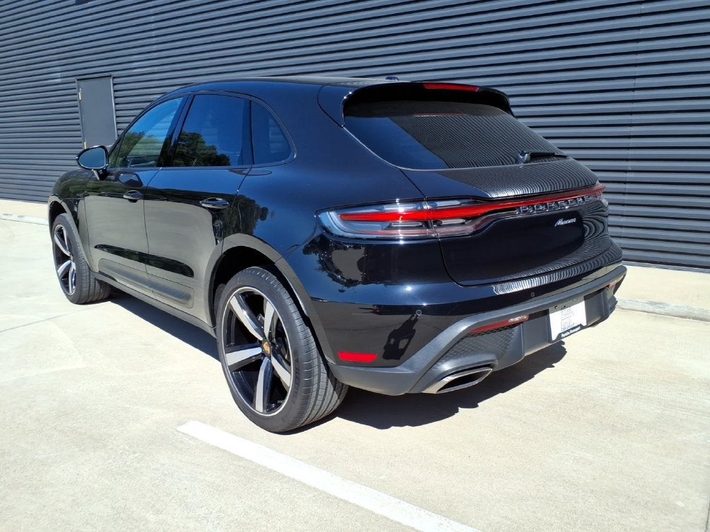 2025 Porsche Macan Base