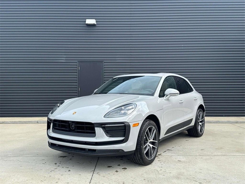 2025 Porsche Macan AWD