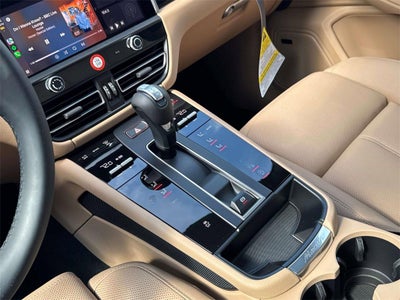 2025 Porsche Macan AWD