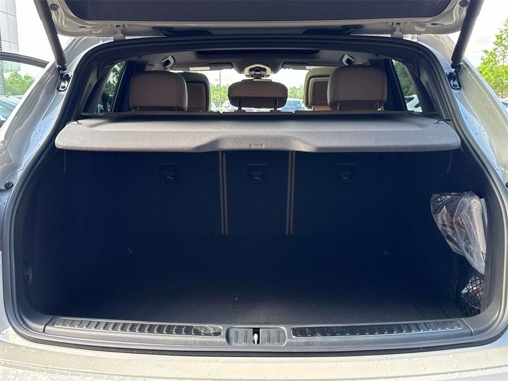 2025 Porsche Macan AWD