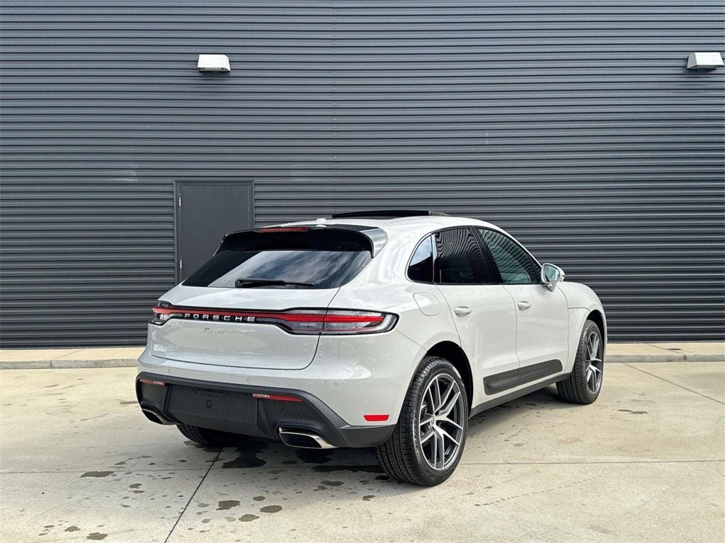 2025 Porsche Macan AWD