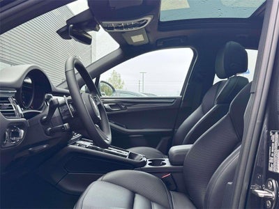 2026 Porsche Macan AWD