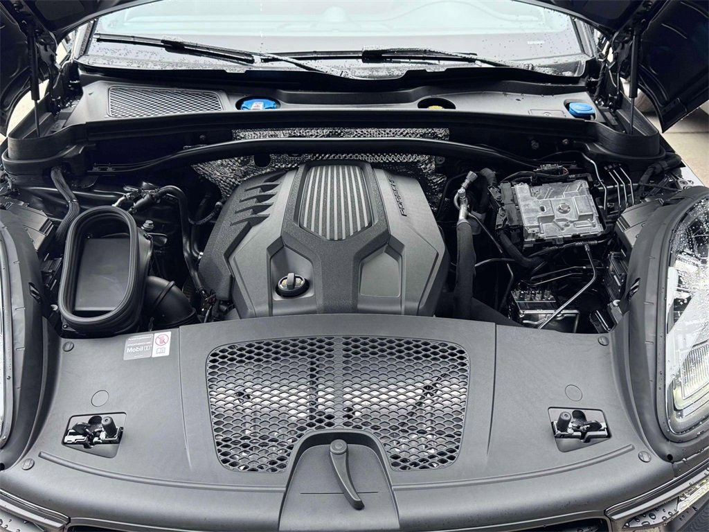 2026 Porsche Macan AWD