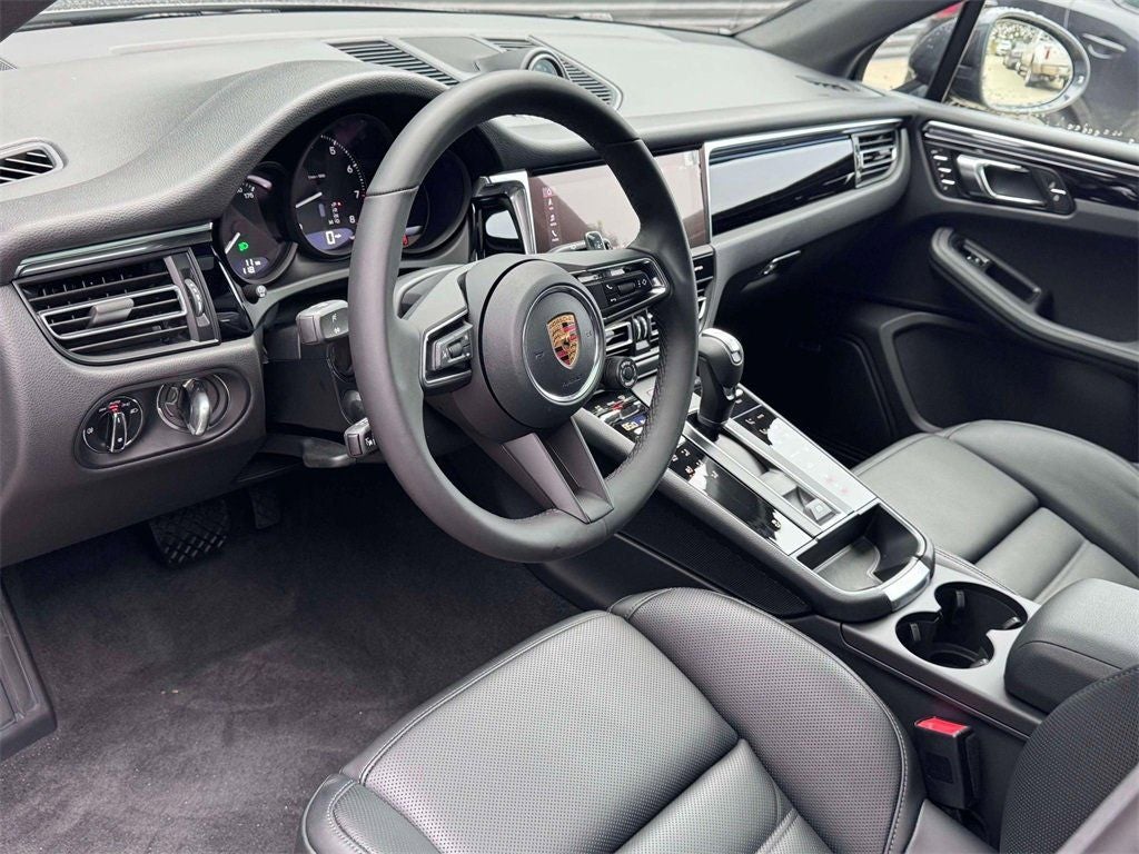 2026 Porsche Macan AWD