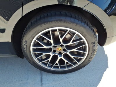 2018 Porsche Macan Sport Edition