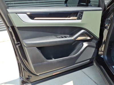 2024 Porsche Cayenne Base