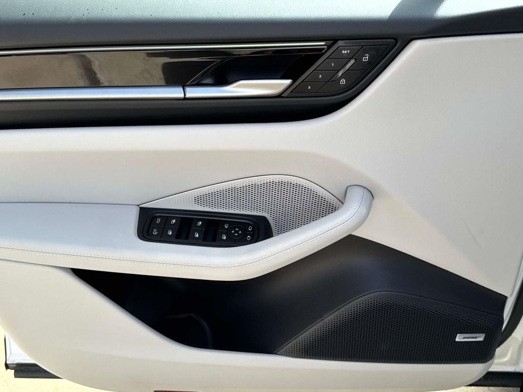 2024 Porsche Macan Electric 4