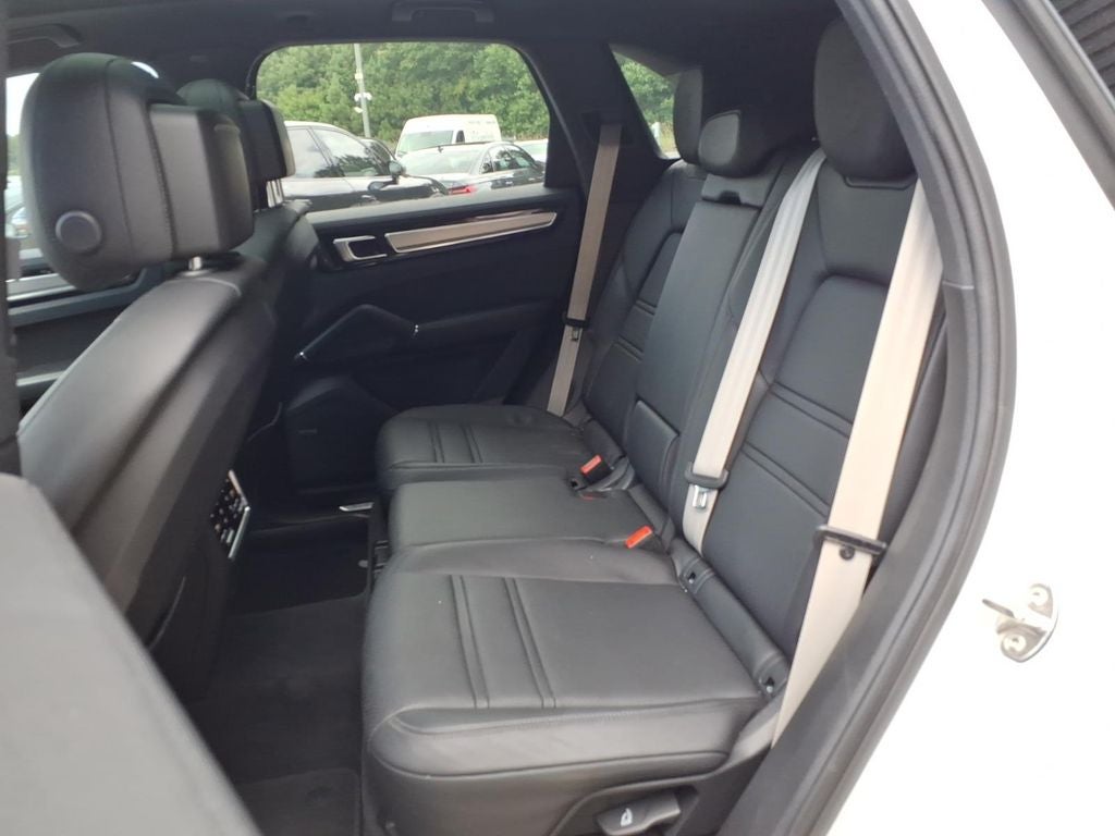 2023 Porsche Cayenne S Platinum Edition
