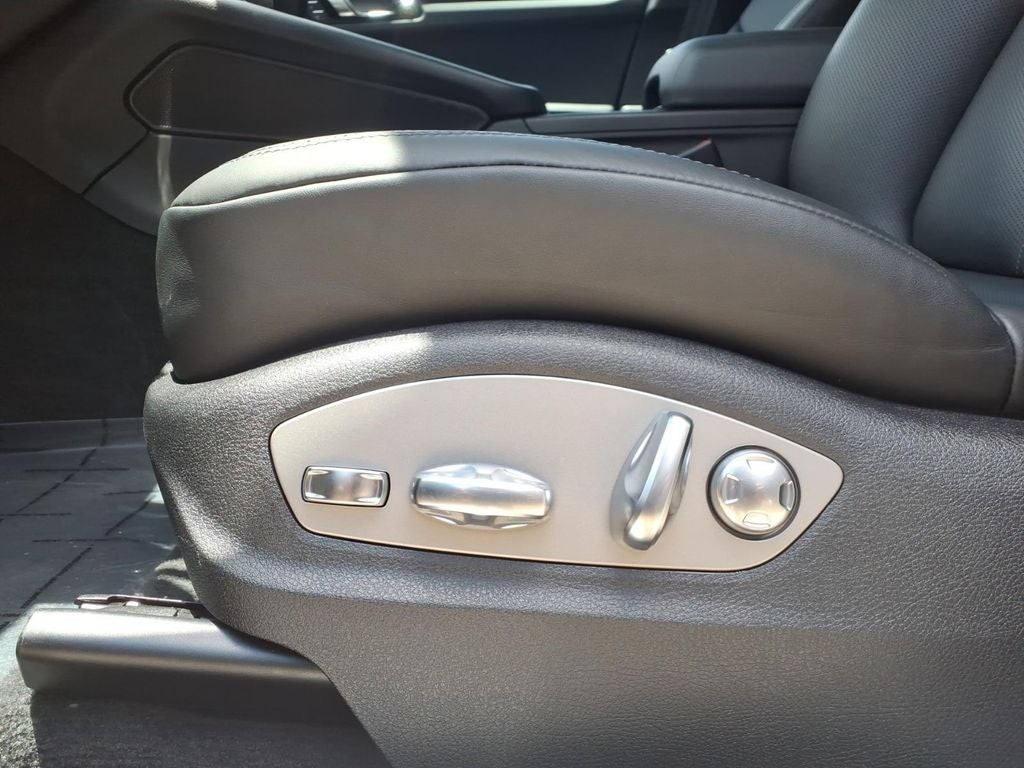 2023 Porsche Macan S